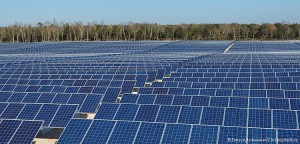 Centrale photovoltaïque de 4,7 MWc à trackers solaires Exotrack HZ située à Vallérargues (Gard). Photo : Exosun