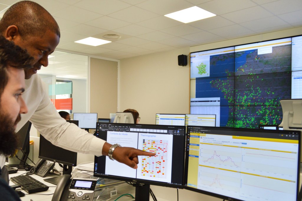 EDF ENR dépasse les 2000 centrales solaires monitorées dans son centre de Limonest