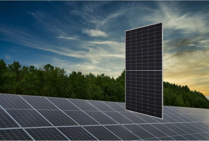 Sharp lance un module photovoltaïque à demi-cellules de 540W