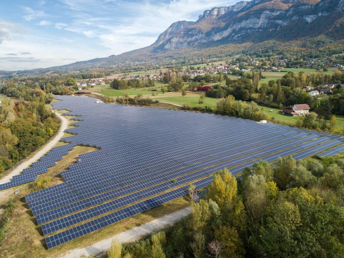 TotalEnergies, Altergie Développement et APRR inaugurent la 1re centrale solaire au sol de Savoie