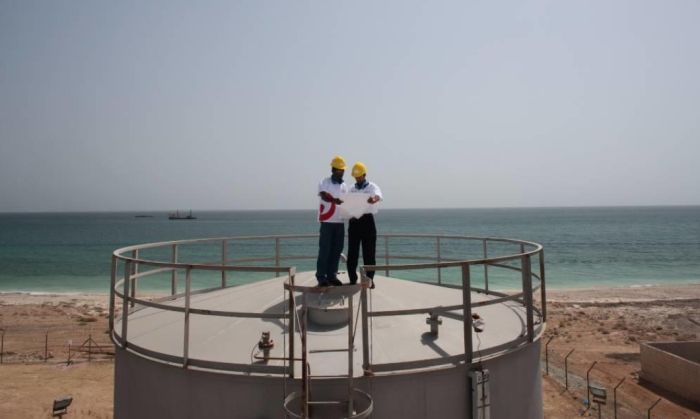 TotalEnergies et Veolia s’associent pour construire la plus grande centrale solaire pour une usine de dessalement d’eau de mer à Oman