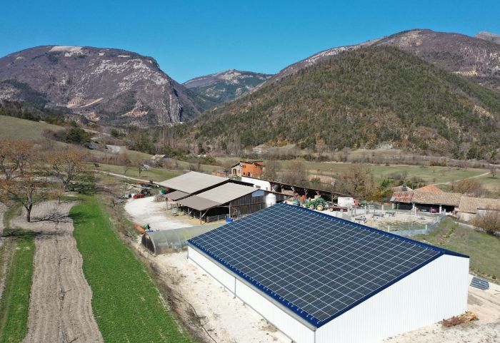 Unifergie accompagne Volta en finançant ses centrales photovoltaïques en toitures
