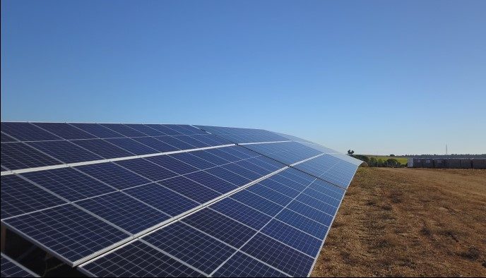Iberdrola va construire une centrale de 100 000 panneaux solaire pour Solvay