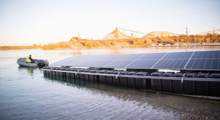 ECOwind, filiale de BayWa r.e. et EVN, construisent la plus grande centrale photovoltaïque flottante d’Autriche