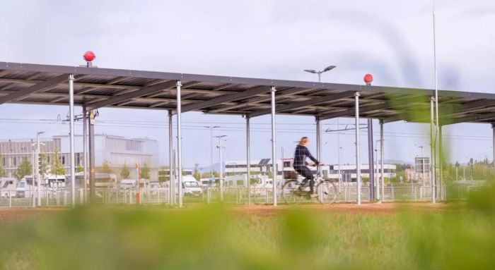 Solarwatt fournit les panneaux photovoltaïques de la première piste cyclable solaire d’Allemagne