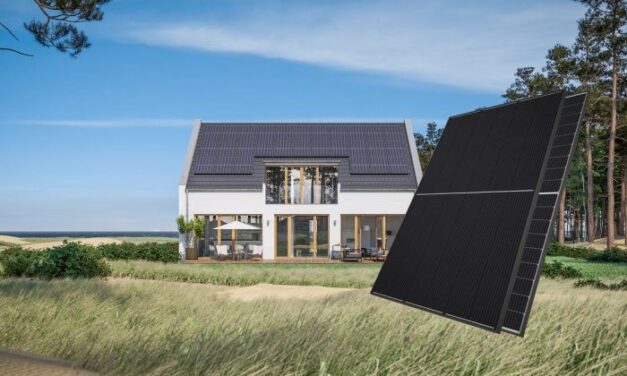 Sharp étend sa garantie produit à 25 ans pour sa gamme de modules photovoltaïques noirs