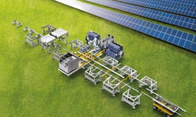 Comau dévoile un système d’installation automatisée de rangées de panneaux solaires sur site