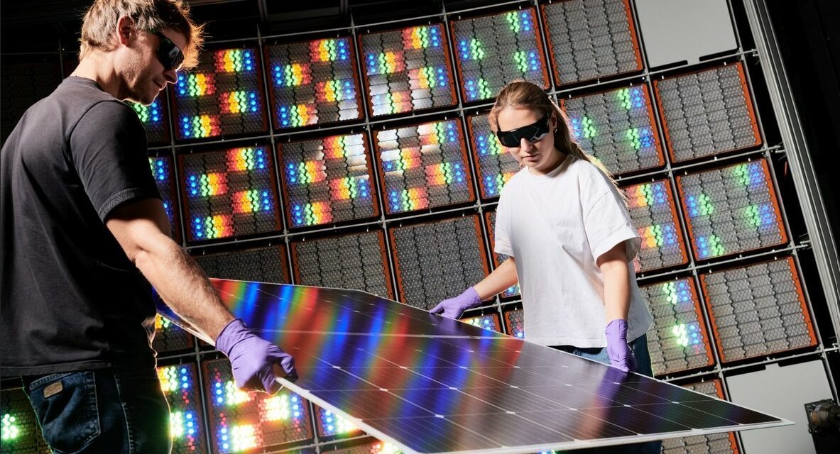 Oxford PV et Fraunhofer ISE développent un module photovoltaïque tandem plein format avec un rendement record de 25%