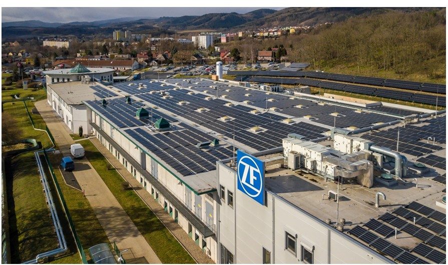 ZF installe 3400 panneaux solaires dans sa première usine zéro émission en République tchèque
