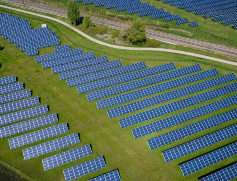 Technique Solaire lève 224 M€ de dette pour construire 300 projets solaires greenfield