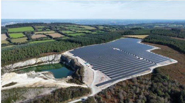 TotalEnergies inaugure sa plus grande centrale solaire de Bretagne à Laz