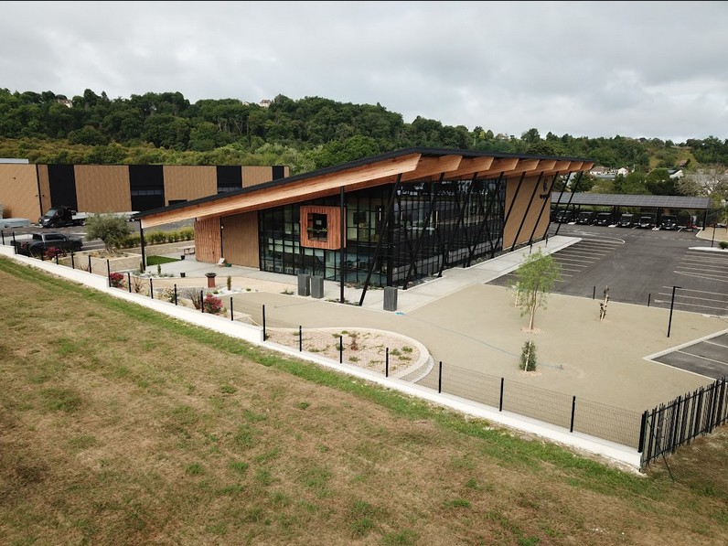 L’installateur de centrales photovoltaïques Vergnaud inaugure son nouveau siège social à Biron (64)