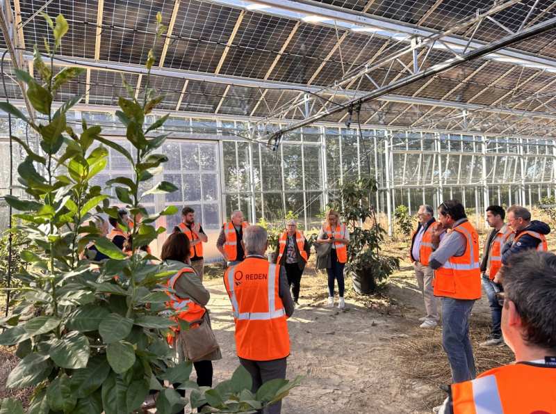 Reden inaugure la première serre agrivoltaïque d’Ariège