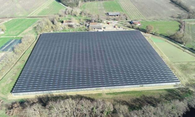 Reden inaugure la première serre agrivoltaïque d’Ariège