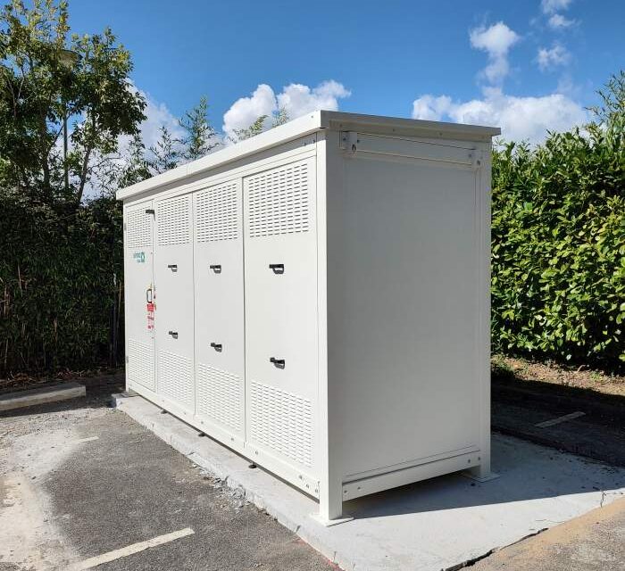 Morbihan Énergies déploie 8 systèmes de stockage sur batteries recyclées avec Sirea