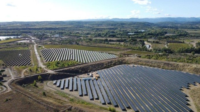 TotalEnergies double la mise à Thézan-lès-Béziers (Hérault)