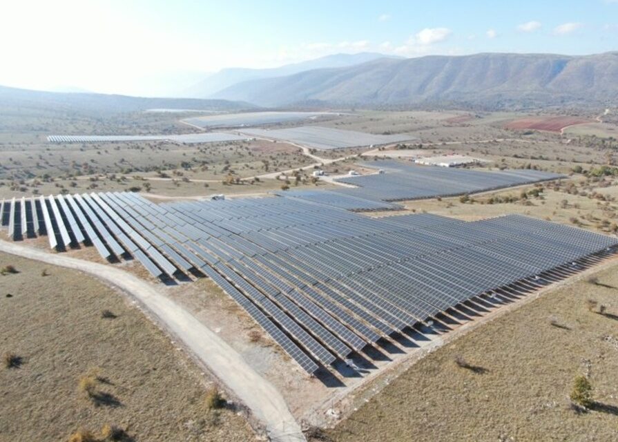 Renouvelables : TotalEnergies cède 50% d&rsquo;un portefeuille de 424 MW en Grèce