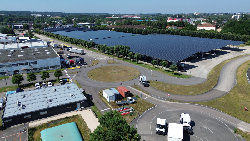 TotalEnergies annonce une campagne de financement participatif pour un projet d’ombrières solaires à Bourg-en-Bresse