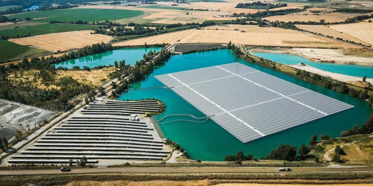 Solveo Energies met en service une centrale hybride flottante et au sol de 15,4 MWc en Haute-Garonne