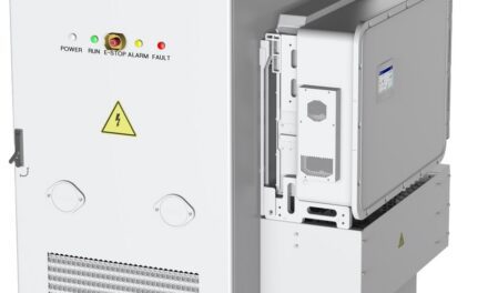 JA Solar élargit son offre de stockage pour les entreprises avec une batterie hybride à couplage continu