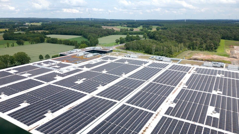 Sunrock va étudier 135 MWc de toitures solaires sur les sites logistiques européens de BGRE